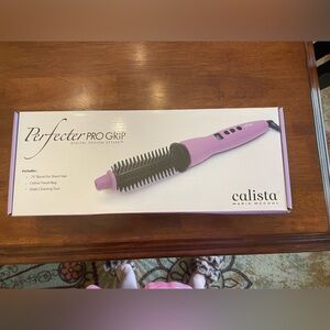 Calista Perfecter Pro Grip Digital Fusion Styler. New in box.